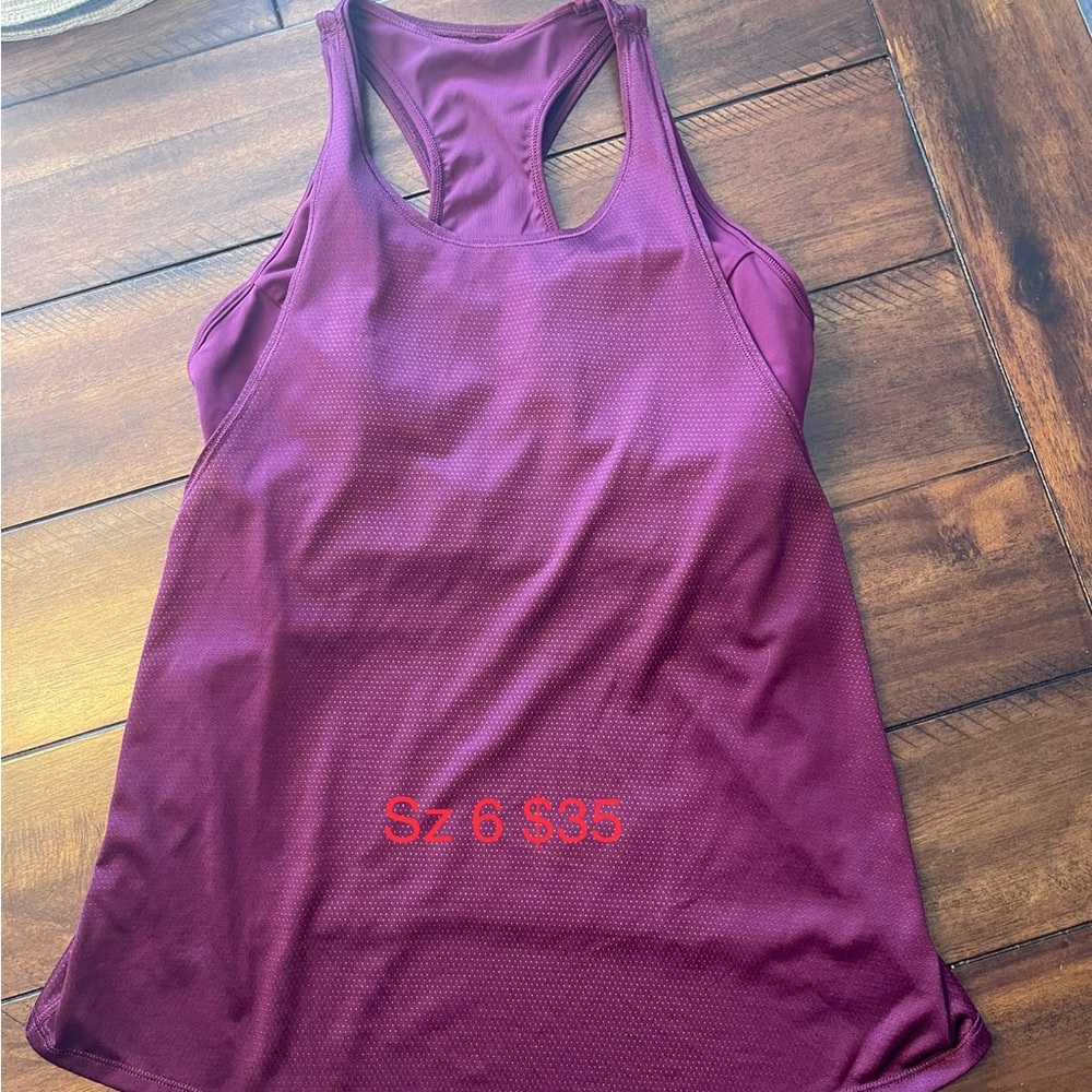 Lululemon tank top with built in bra sz 6